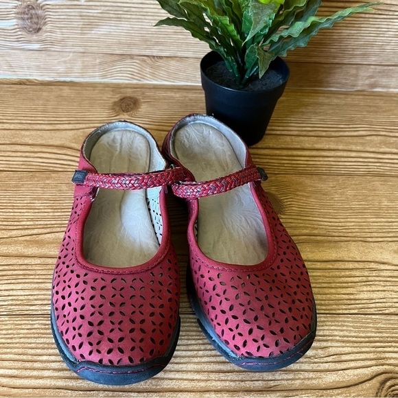 JAMBU Bailey Red Mule Nubuck Leather Vegan Uppers Slides Size 6.5 - Picture 4 of 12